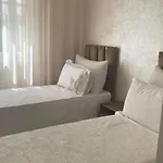 Kenza House Place